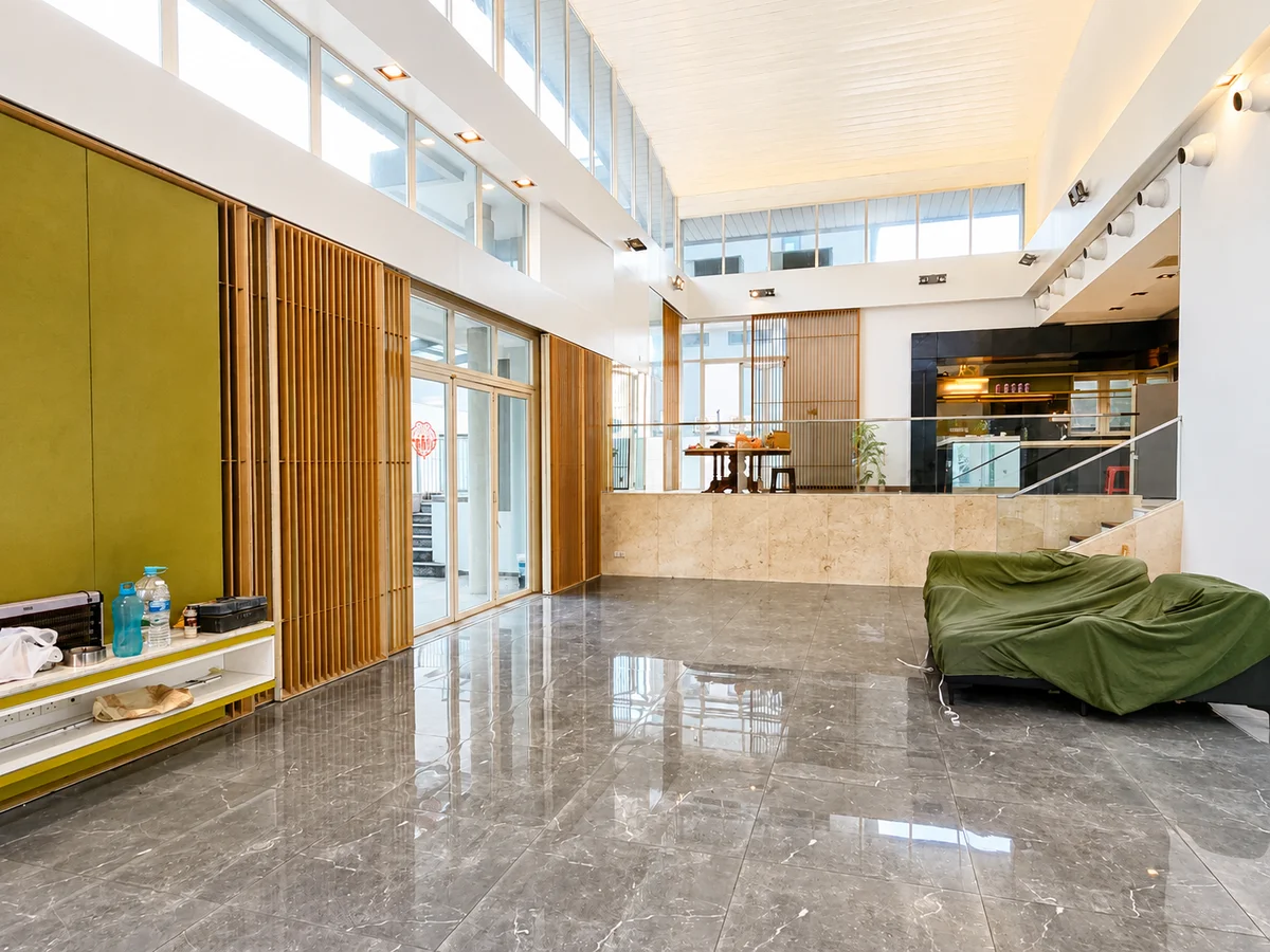 Country Heights Damansara foyer